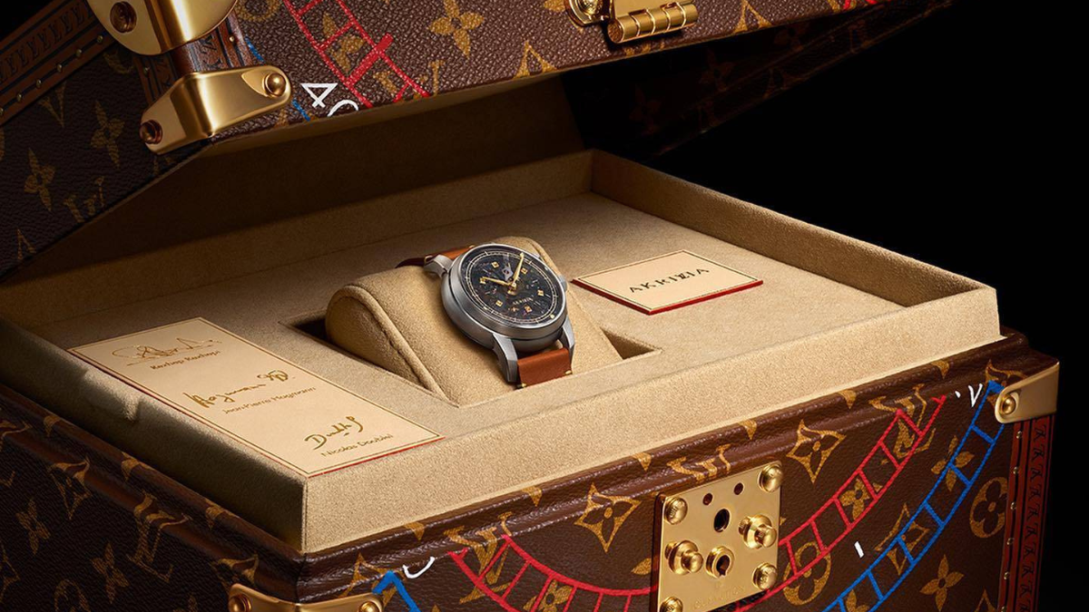 LVRR-01 Chronographe à Sonnerie inside box