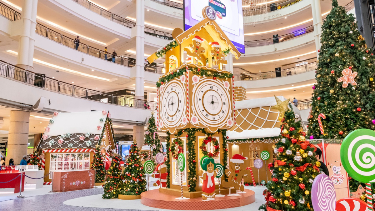 Suria KLCC Gingerbread Village theme