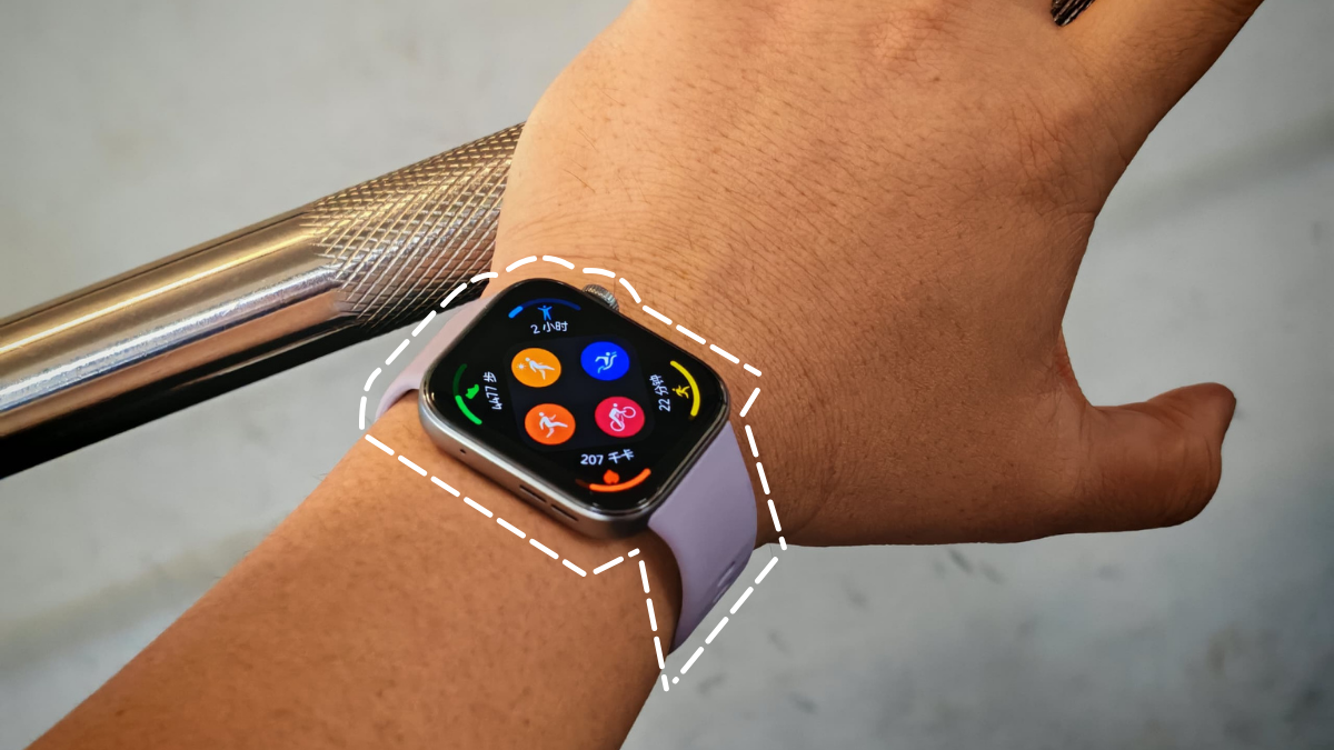 Huawei Watch Fit 4 on hand