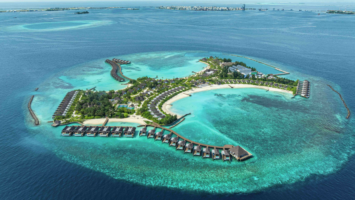 dusitd2-feydhoo-maldives-Island-areal-exterior-overview