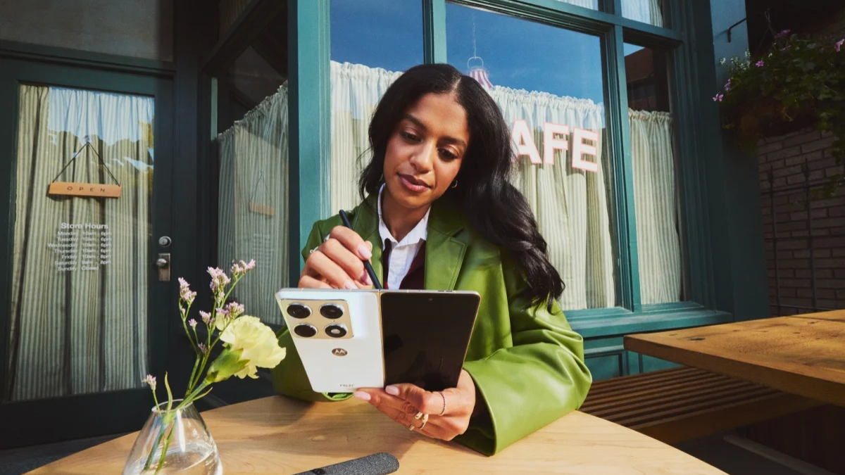 motorola launched razr fold in ces 2026