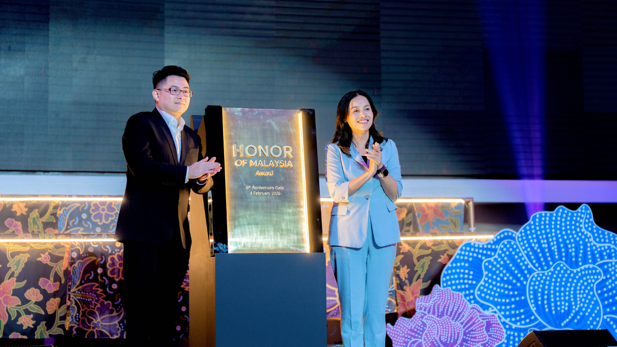 HONOR of Malaysia Awards Project officiated by Deputy Minister of Communications and Digital, Teo Nie Ching, and President of HONOR South Pacific, Justin Li