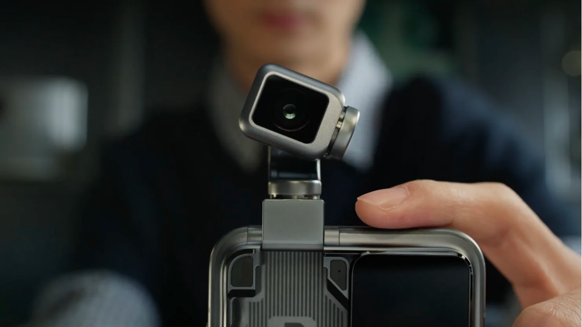 Honor introduce robot phone with robotic camera arm and teases a humanoid robot