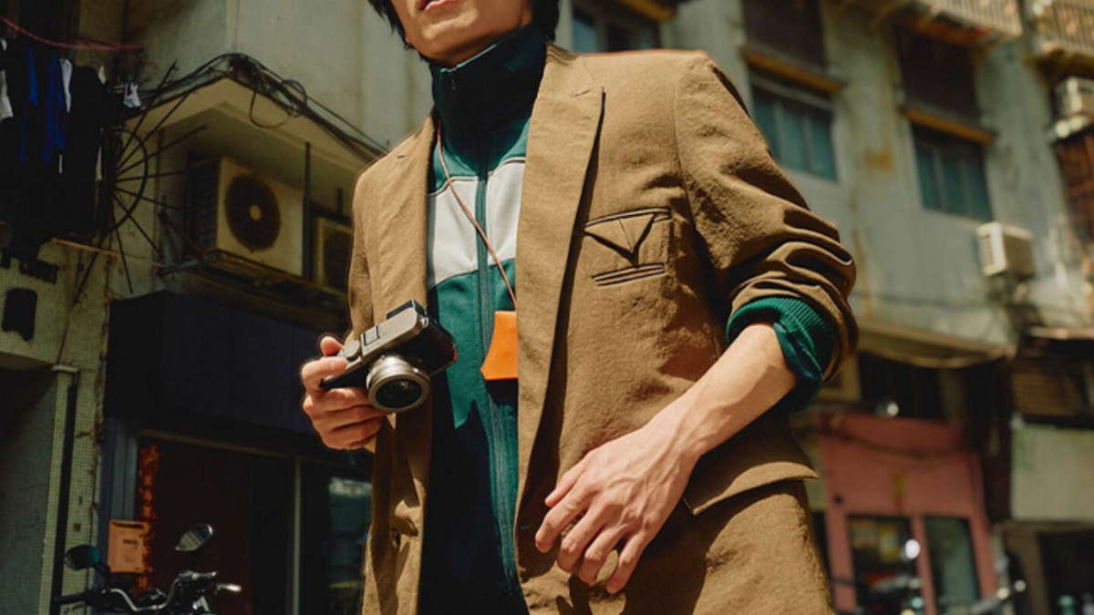 Panasonic Lumix L10 on model hand