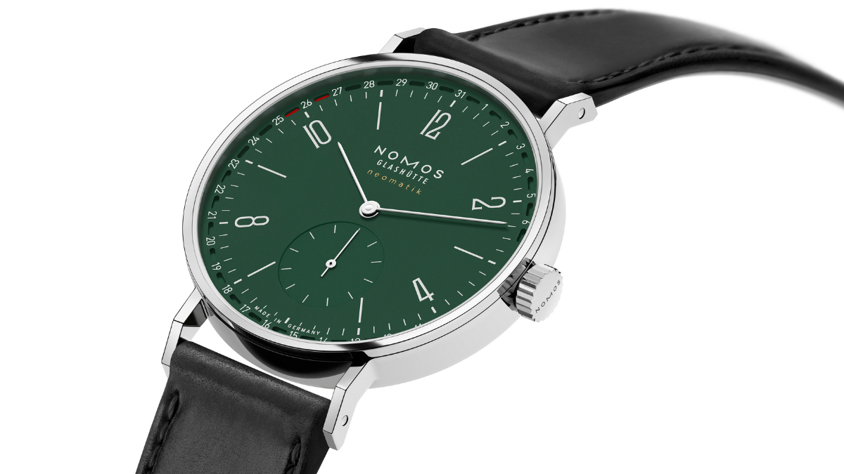 Nomos Tangente neomatik 38 Update forest green